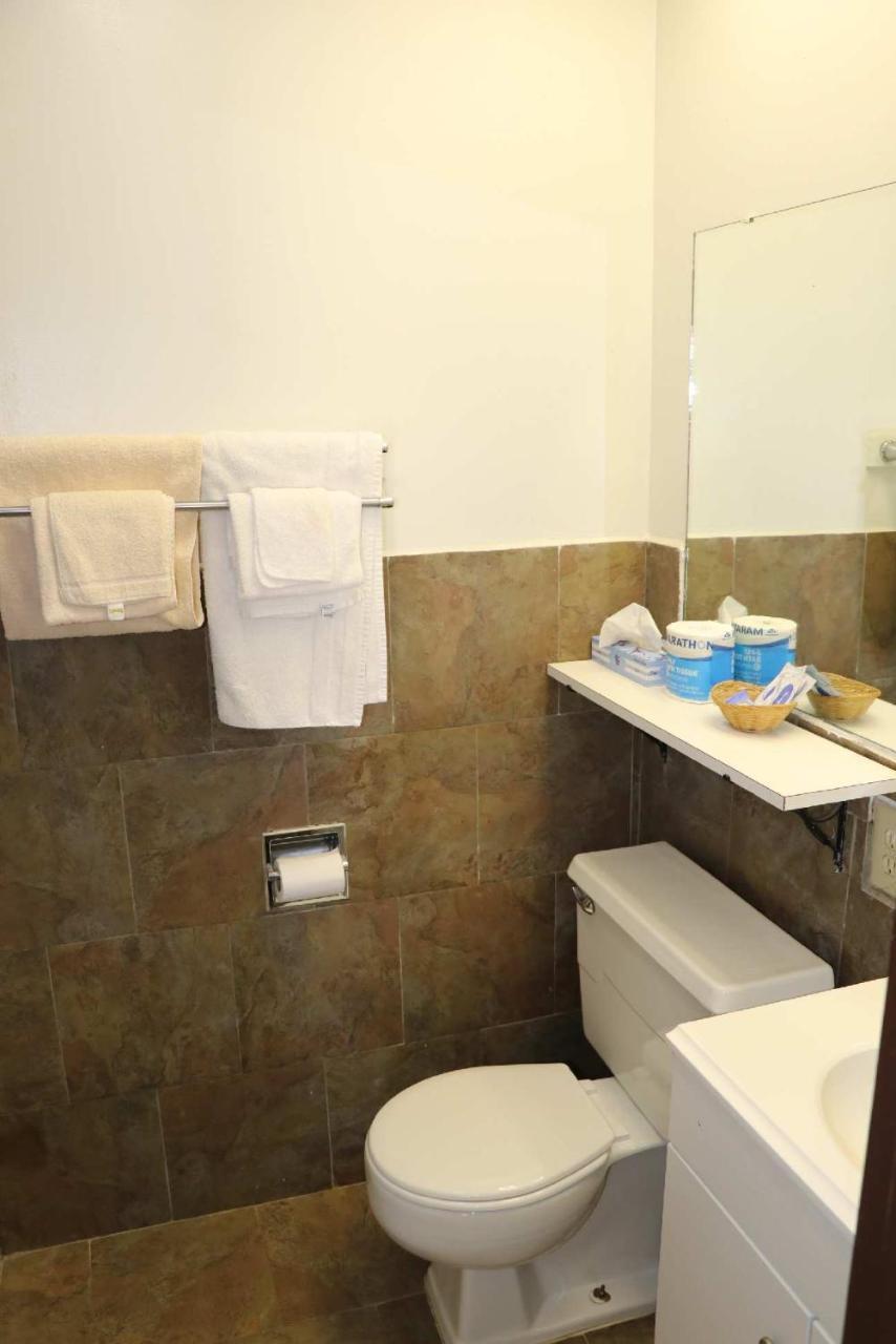 Western Motel Alva Bagian luar foto
