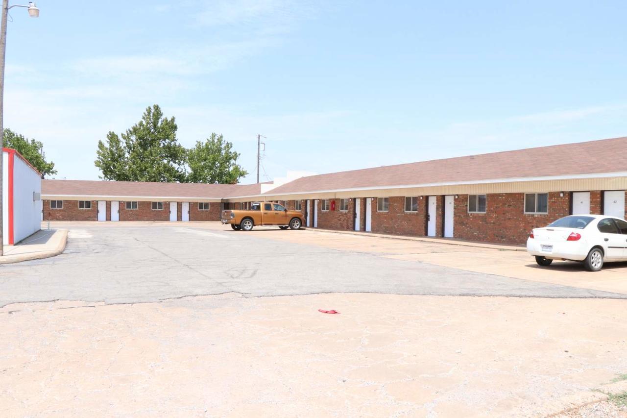 Western Motel Alva Bagian luar foto