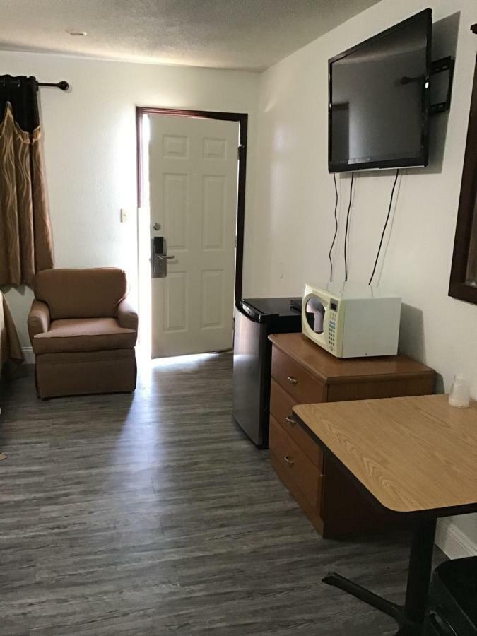 Western Motel Alva Bagian luar foto