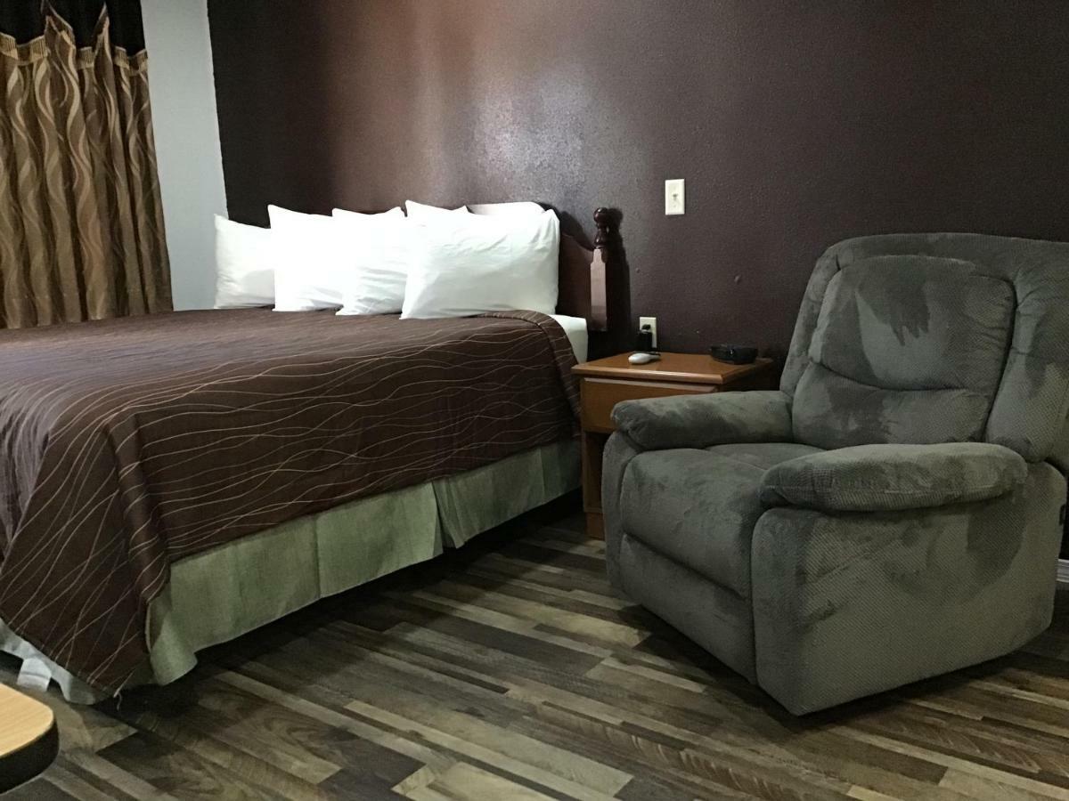 Western Motel Alva Bagian luar foto
